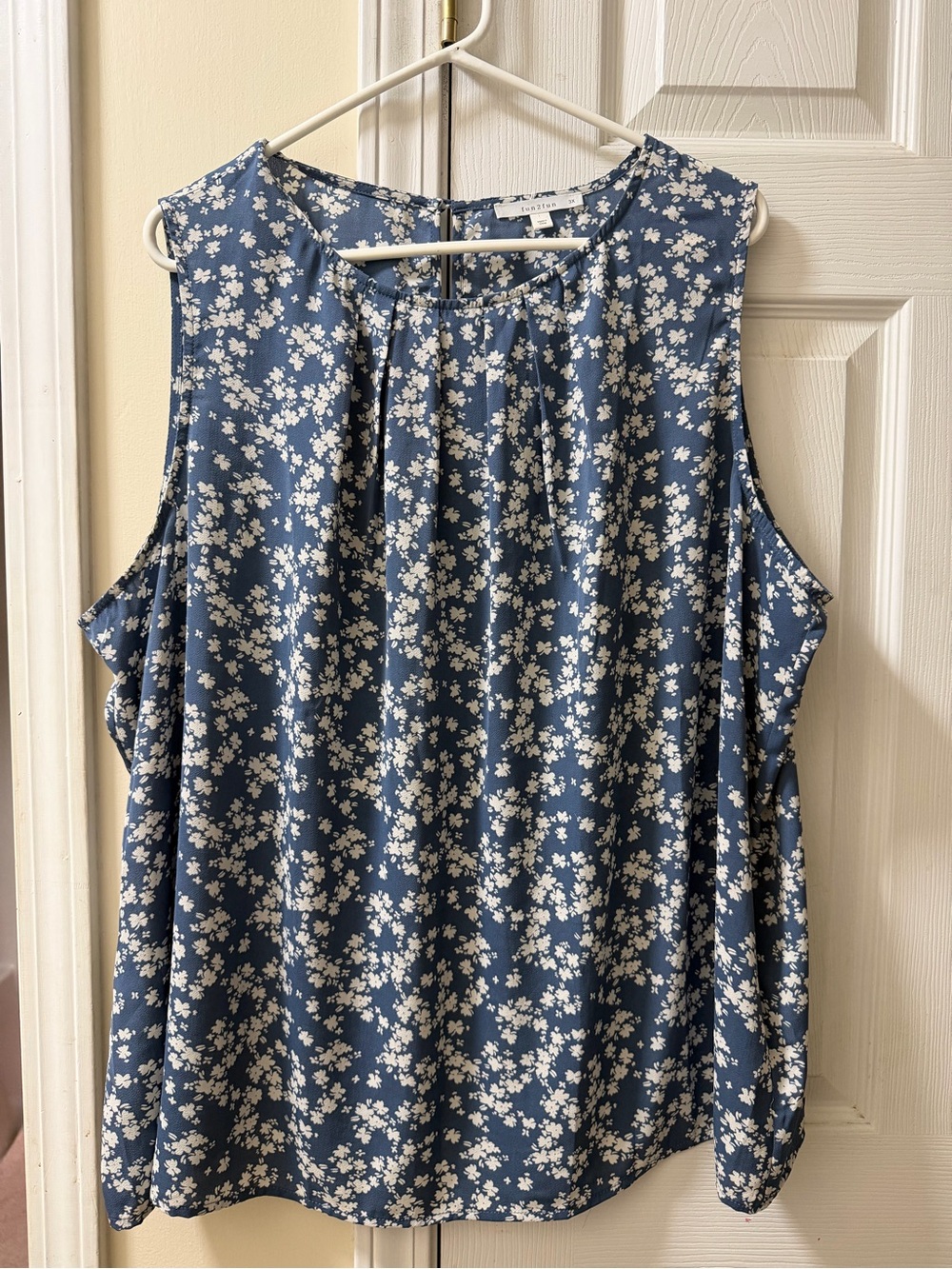 fun 2 fun Blue Floral Sleeveless Camisole
